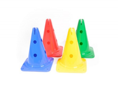 Trainingskegel 30 cm mit Löchern
